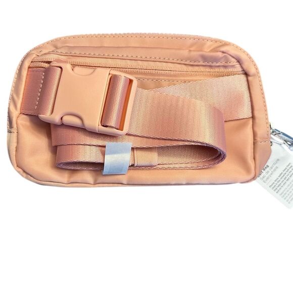 Lululemon Everywhere Belt Bag 1L Deco Pink Unisex Adjustable Strap - Picture 3 of 6